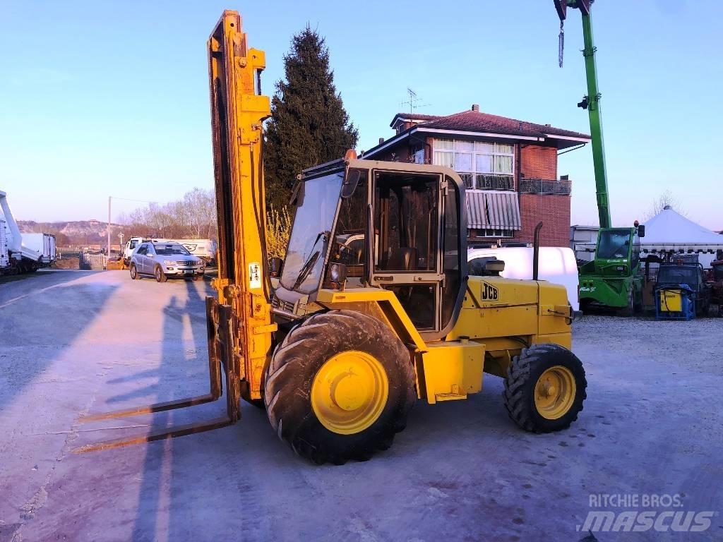 JCB 926B Teleskopické manipulátory
