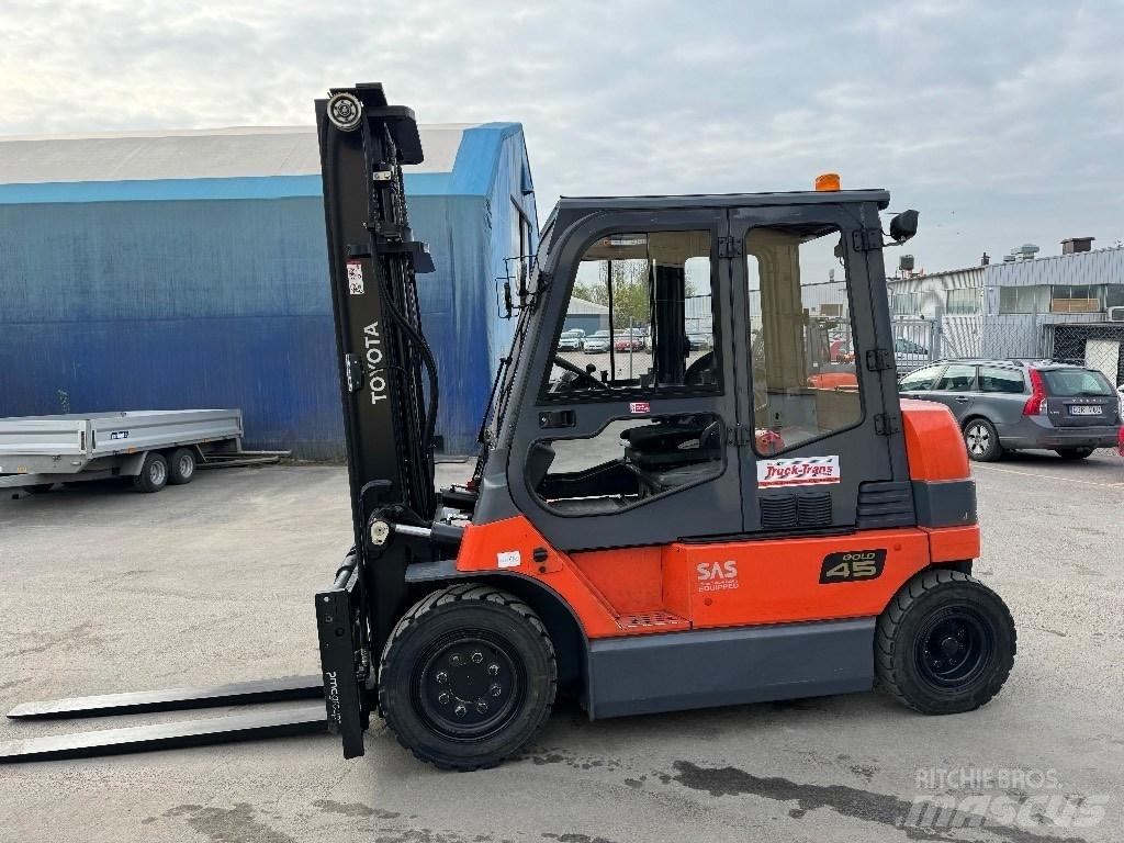 Toyota 7FBMF45 Akumulátorové vozíky