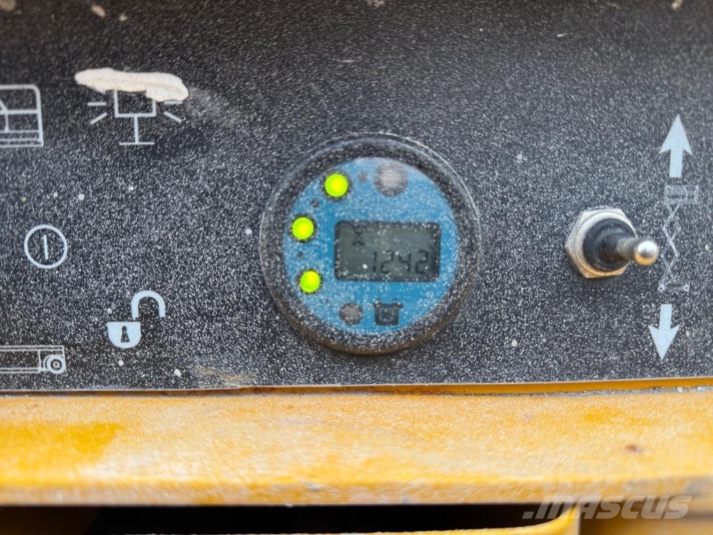 Haulotte Compact 14 Nůžková zvedací plošina