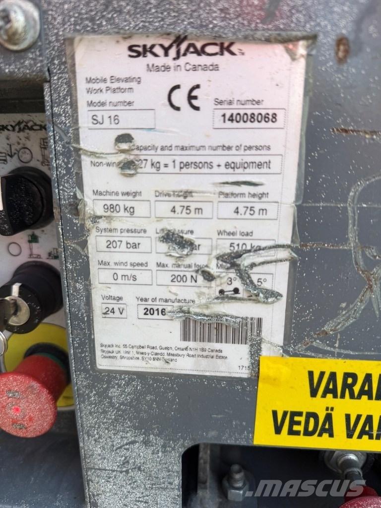 SkyJack SJ 16 Vertikální sloupové výtahy