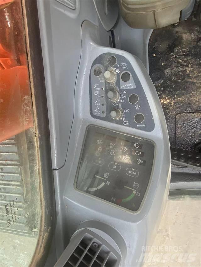 Hitachi EX 120-6 Pásová rýpadla