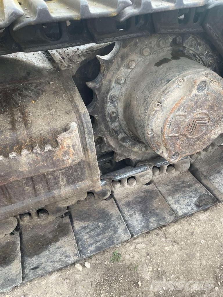 JCB JZ 235 LC Pásová rýpadla