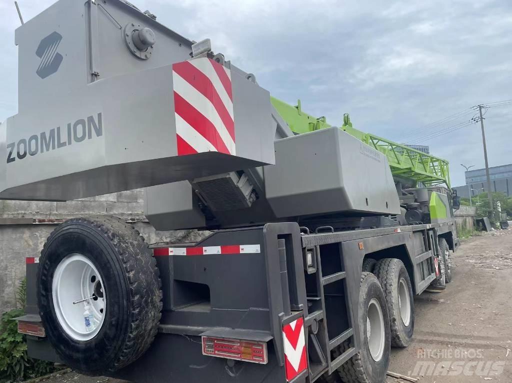 Zoomlion ZTC500 Univerzální terénní jeřáby