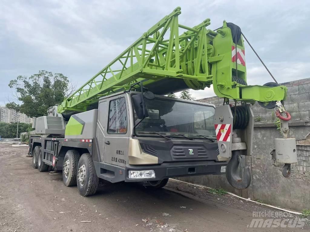 Zoomlion ZTC500 Univerzální terénní jeřáby