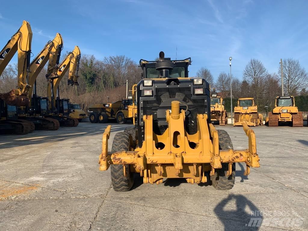 CAT 140 M 2 Grejdry