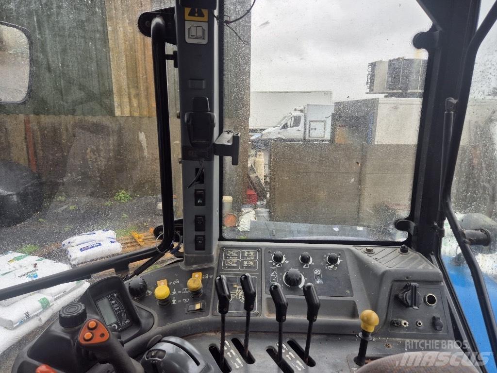 New Holland TM 165 Traktory