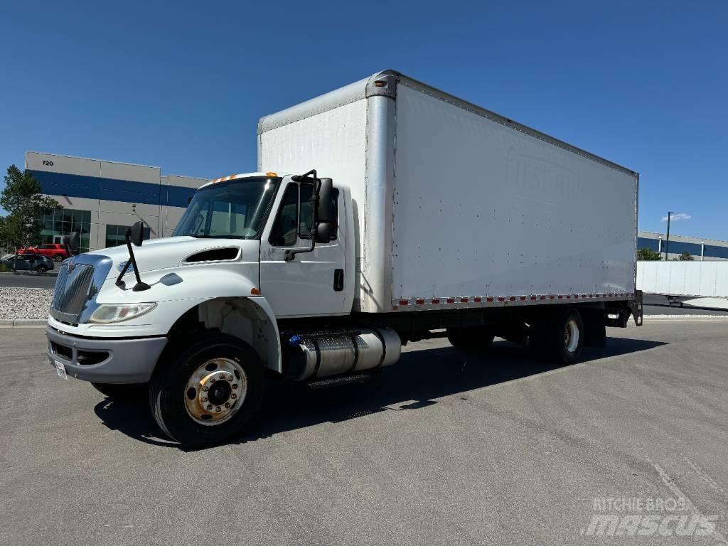 International 4300 Skříňová nástavba