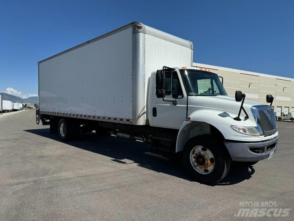 International 4300 Skříňová nástavba