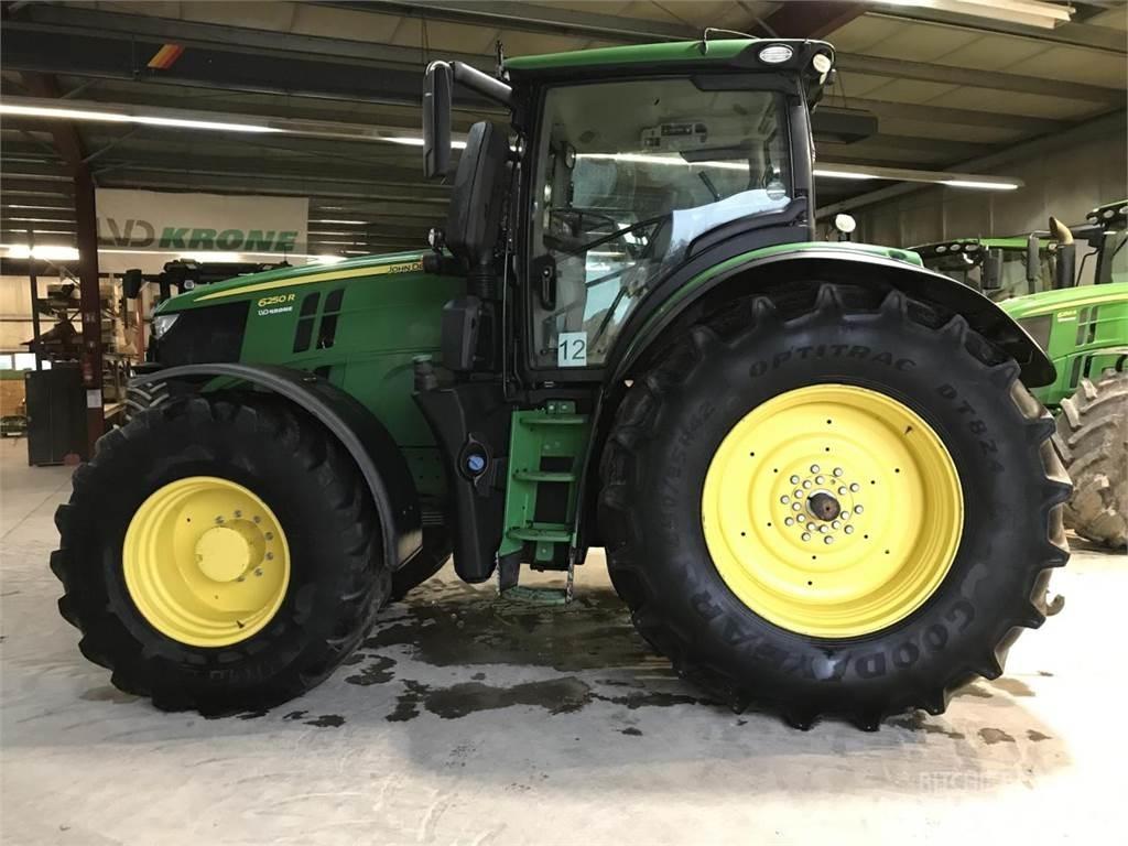 John Deere 6250R Traktory