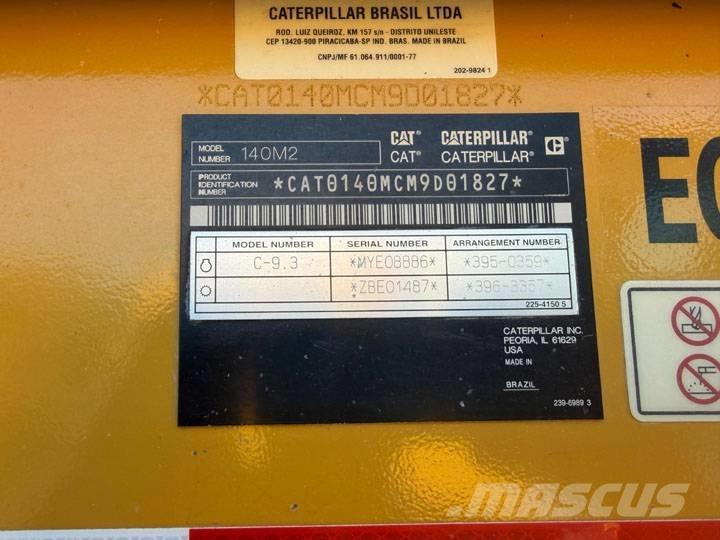 CAT 140 M 2 Grejdry