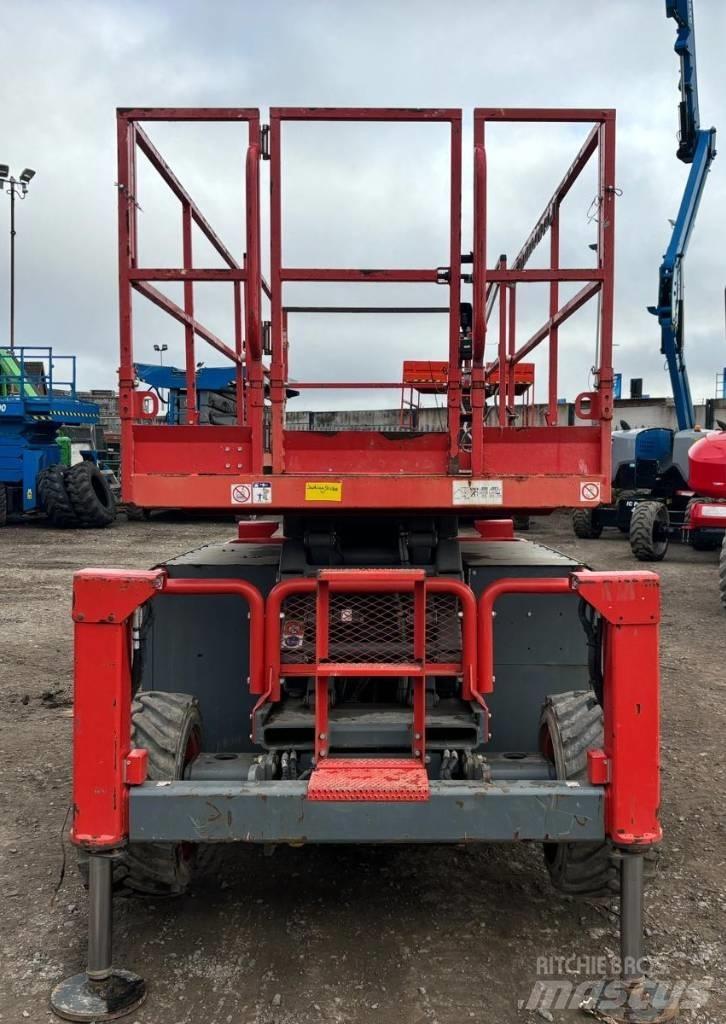 SkyJack SJ 6832 RT Nůžková zvedací plošina