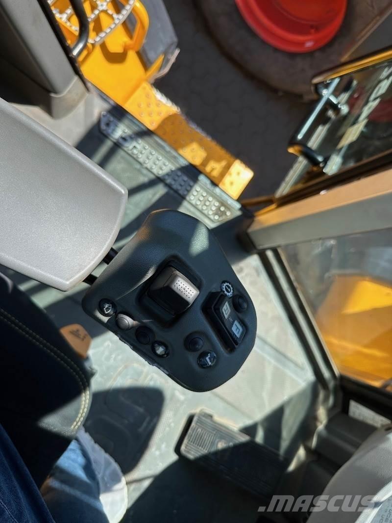 JCB 457 Agri Kolové nakladače