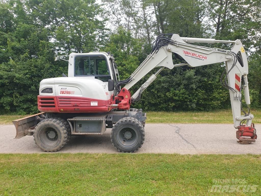Takeuchi TB295W Kolová rýpadla