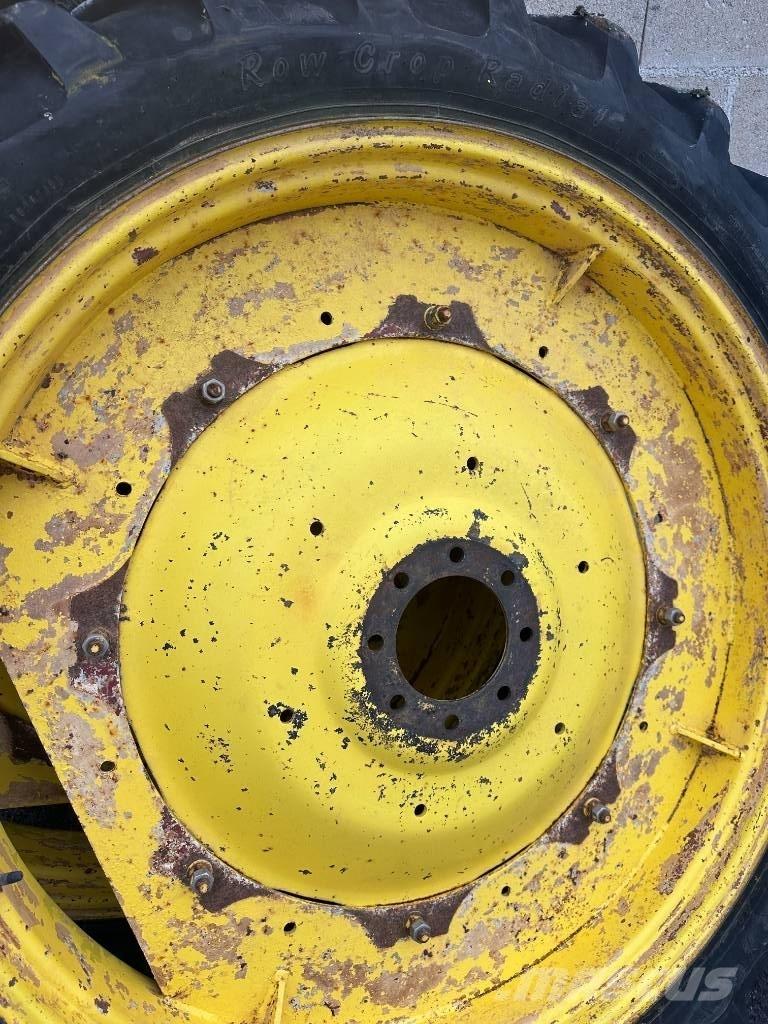 Alliance 230/95R44 Pneumatiky, kola a ráfky