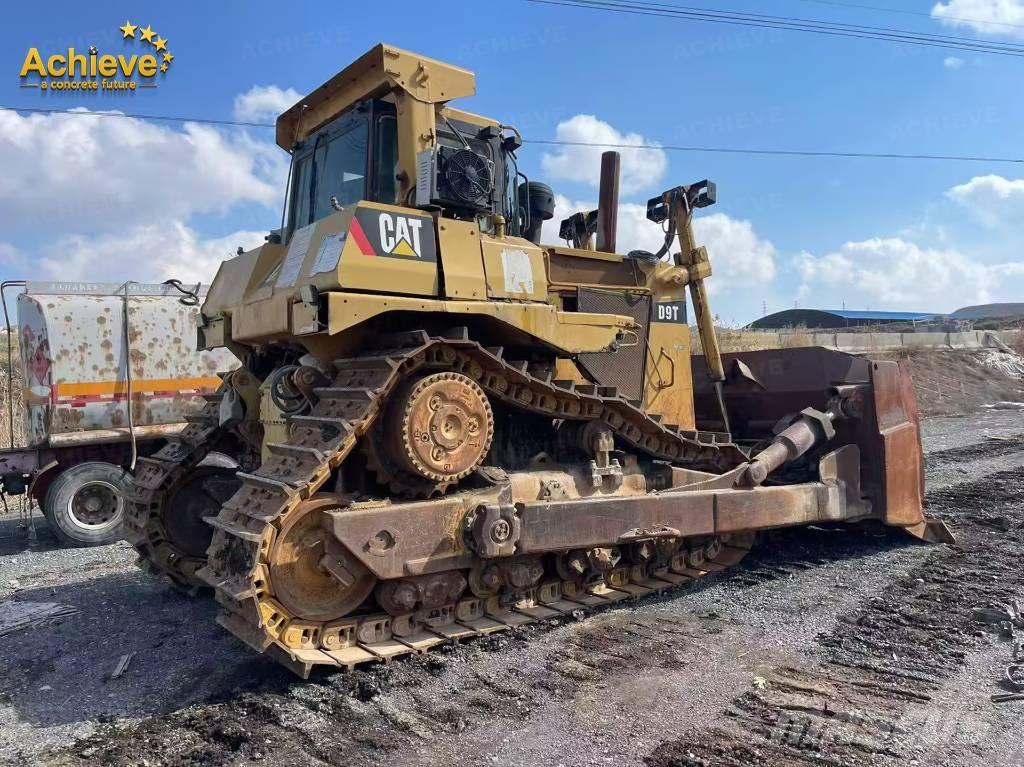 CAT D 9 T Pásové dozery