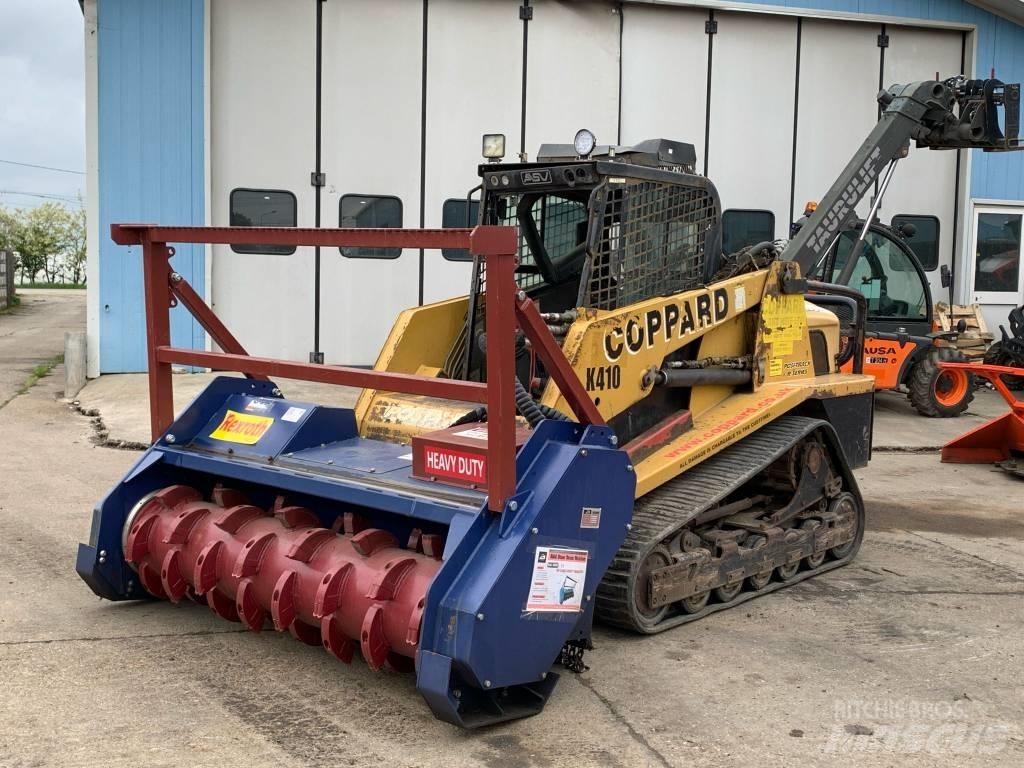 CAT ASV RC100 Smykem řízené nakladače