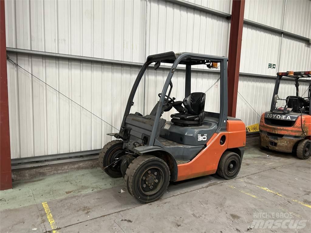 Toyota 02-8FDF30 Dieselové vozíky