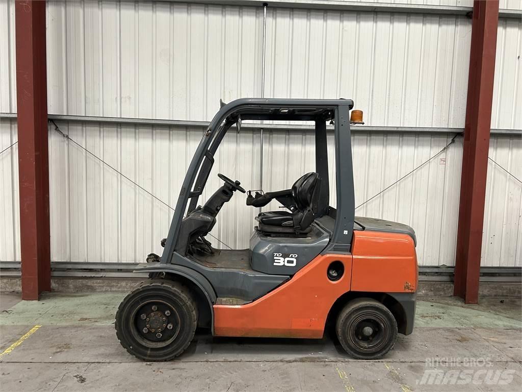 Toyota 02-8FDF30 Dieselové vozíky