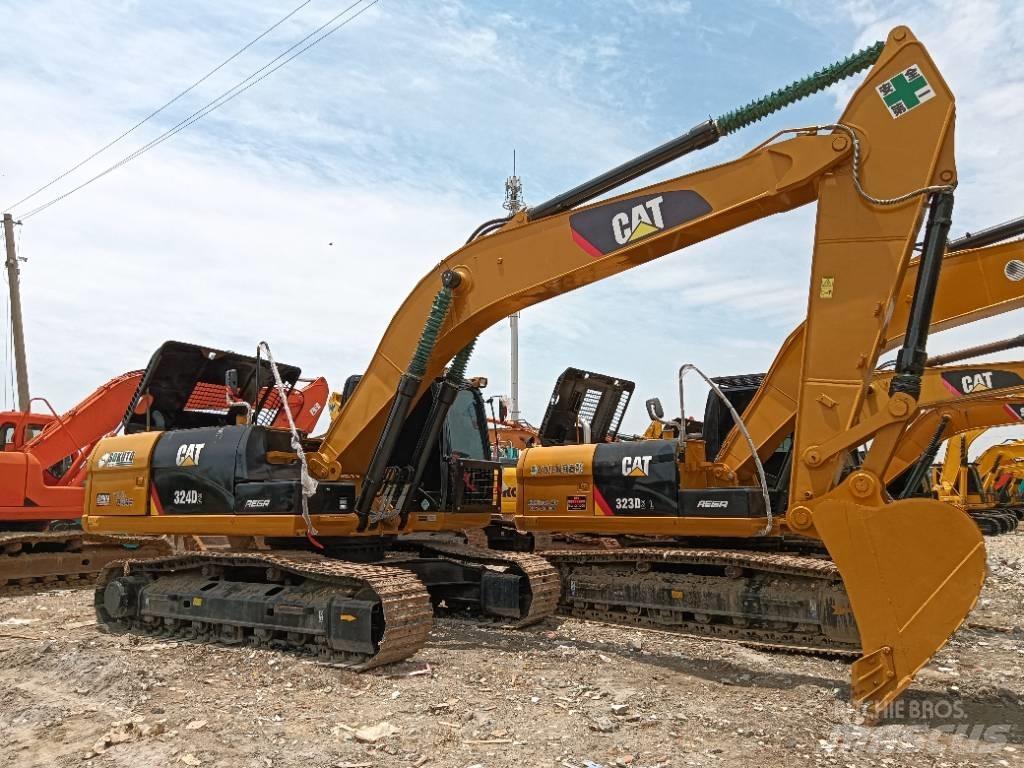 CAT 324D2 Midi rýpadla 7t - 12t