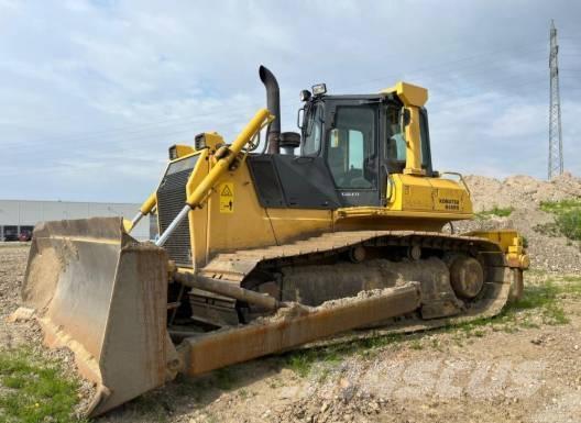 Komatsu D 65 PX-15 Pásové dozery