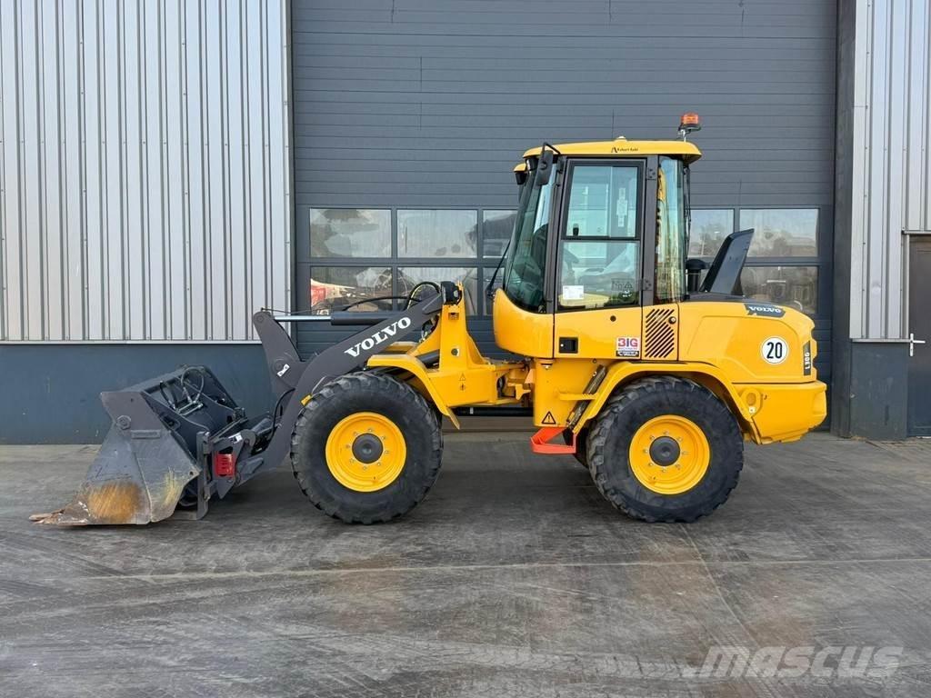 Volvo L30G Kolové nakladače