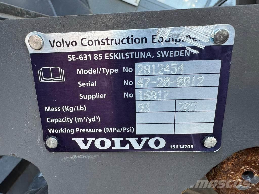 Volvo L30G Kolové nakladače