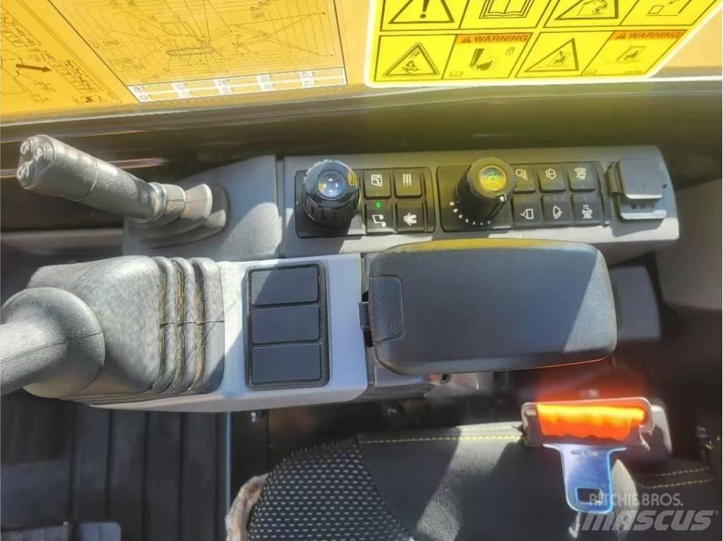 CAT 305 CR Mini rýpadla < 7t