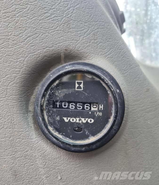 Volvo EC 210 C L Rýpadla s dlouhým dosahem