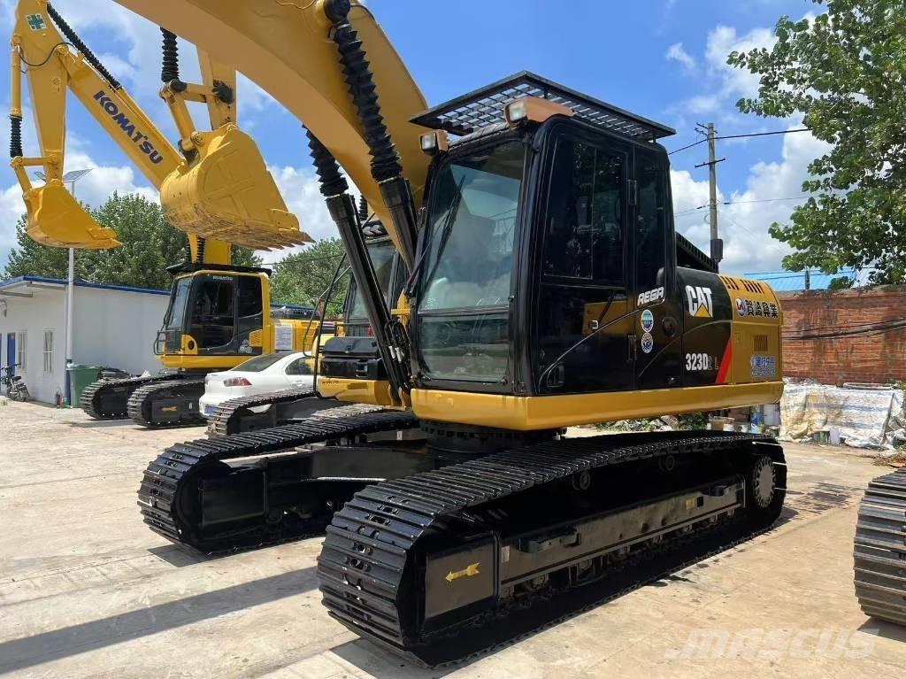 CAT 323 D L Pásová rýpadla