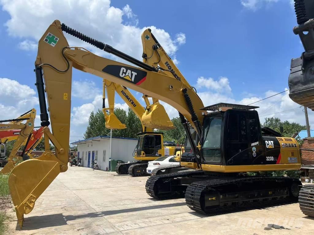 CAT 323 D L Pásová rýpadla