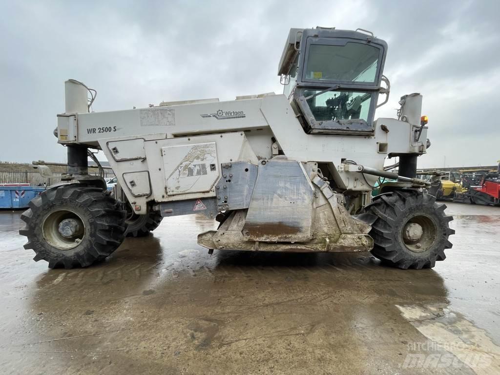 Wirtgen WR 2500S Recyklátory asfaltu