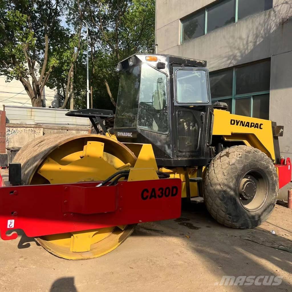 Dynapac CA 30 D Tahačové válce