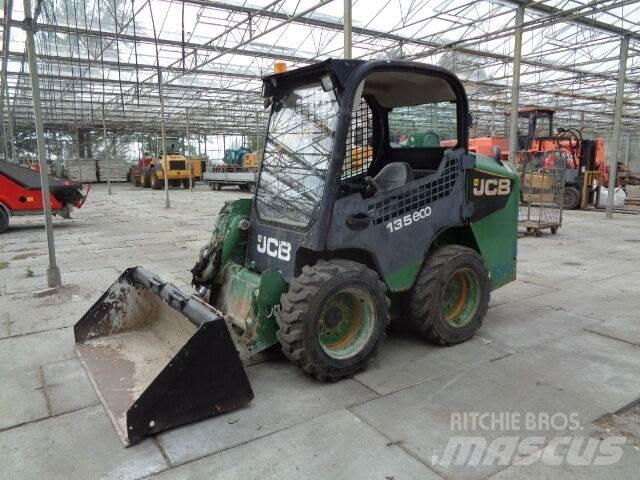 JCB 135 R Smykem řízené nakladače