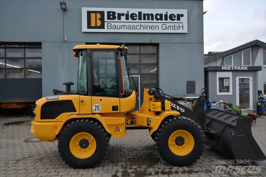 Volvo L 30 H Kolové nakladače