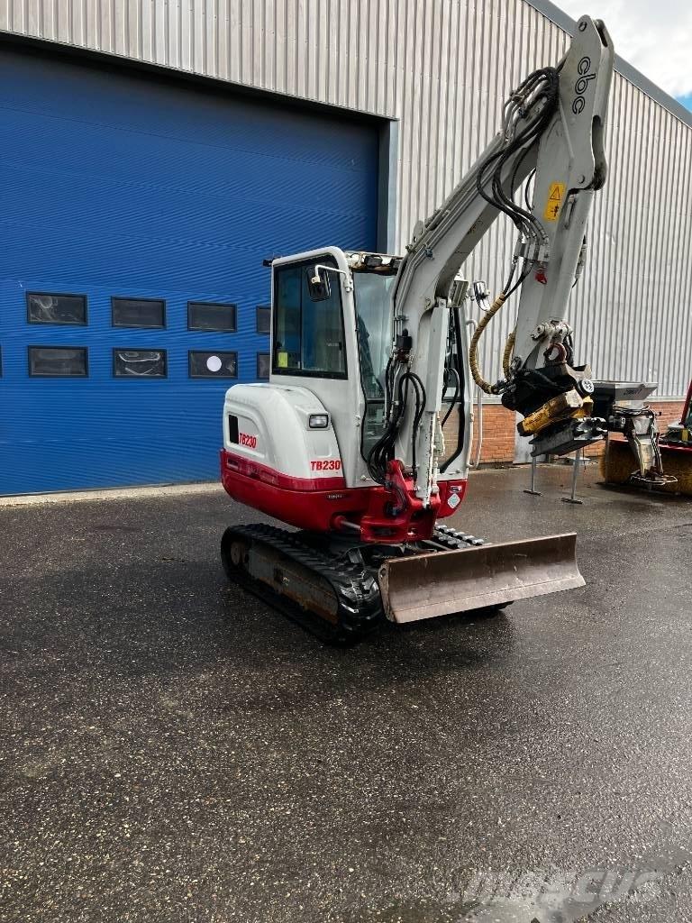 Takeuchi TB 230 Mini rýpadla < 7t