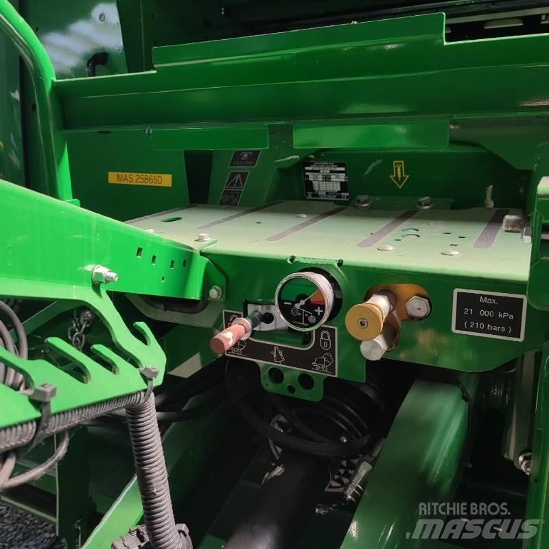 John Deere F441M Lis na válcové balíky