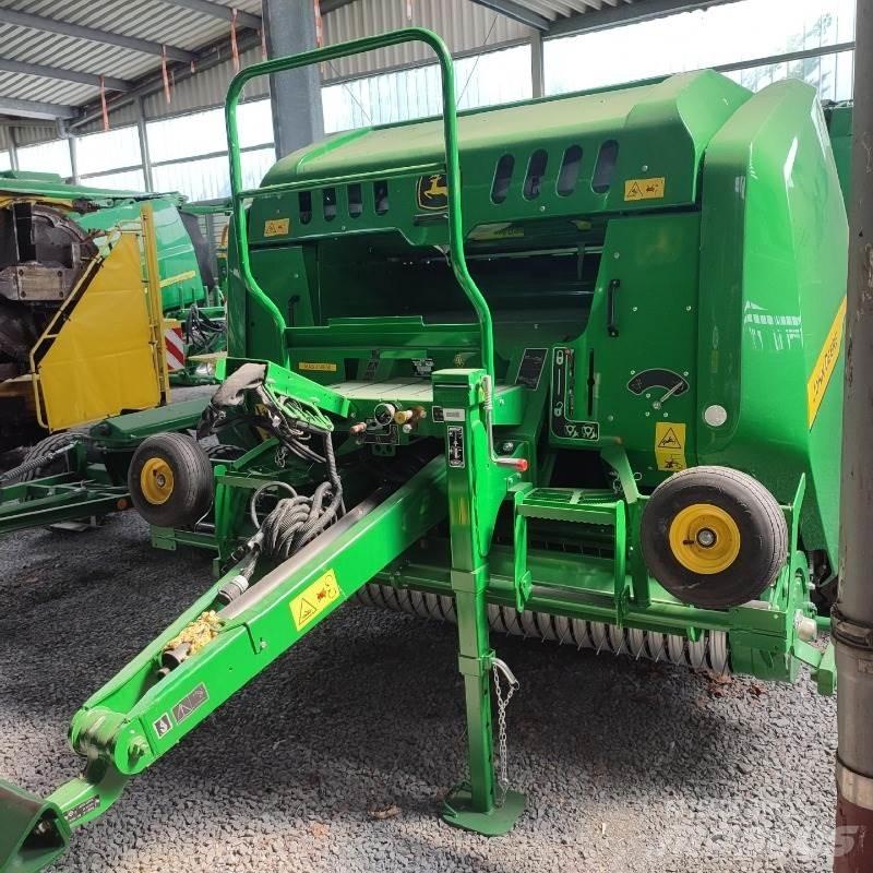 John Deere F441M Lis na válcové balíky