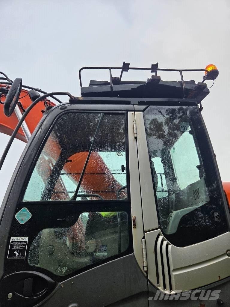 Hitachi ZX 210 LC-3 Pásová rýpadla