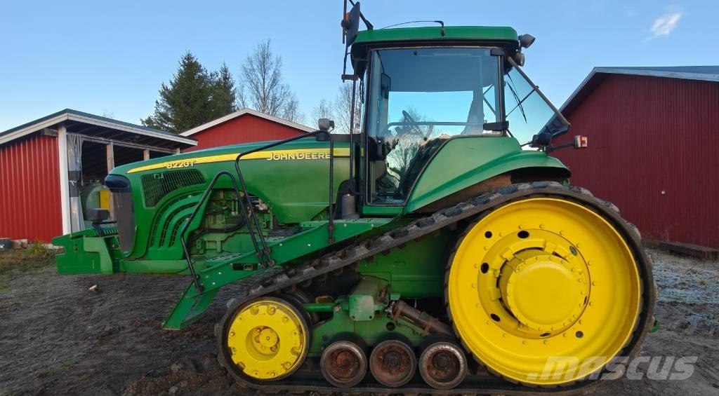 John Deere 8220 T Traktory