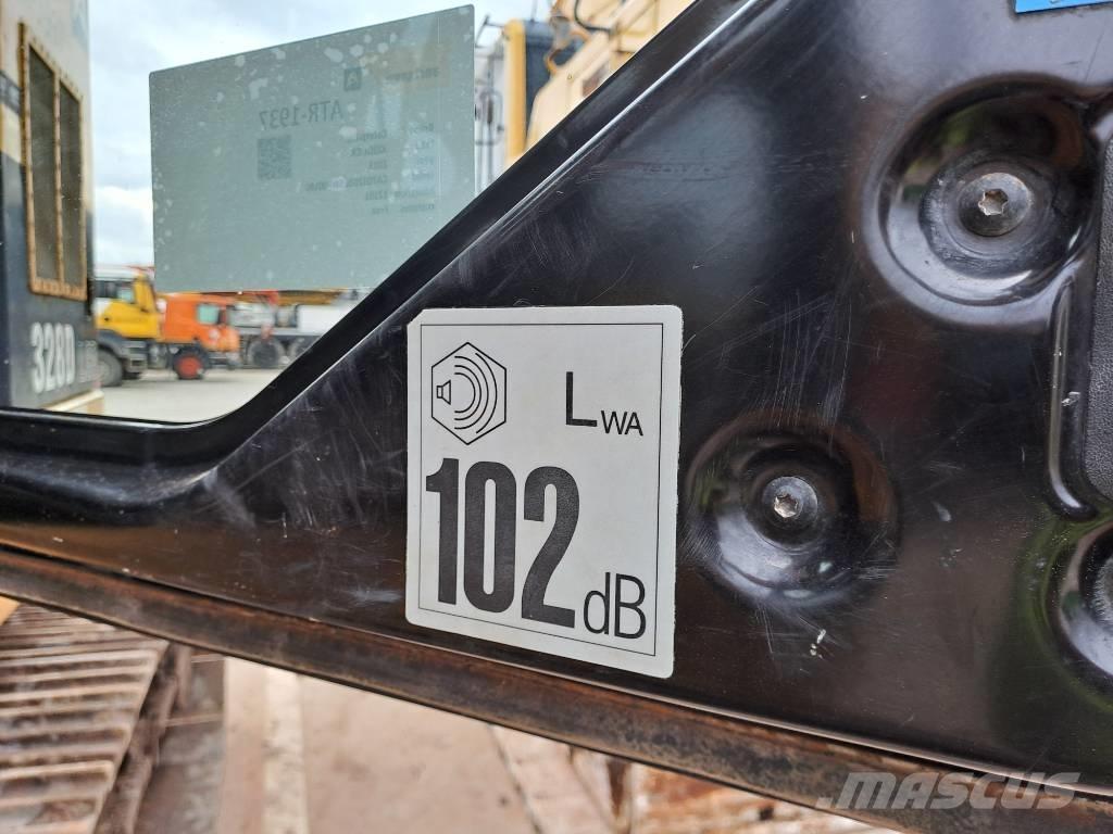 CAT 328 D LCR Pásová rýpadla