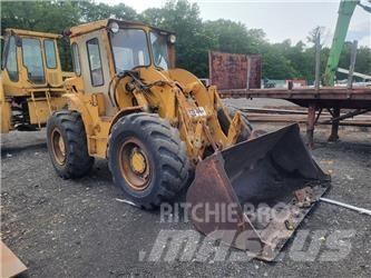 CAT 922 B Kolové nakladače