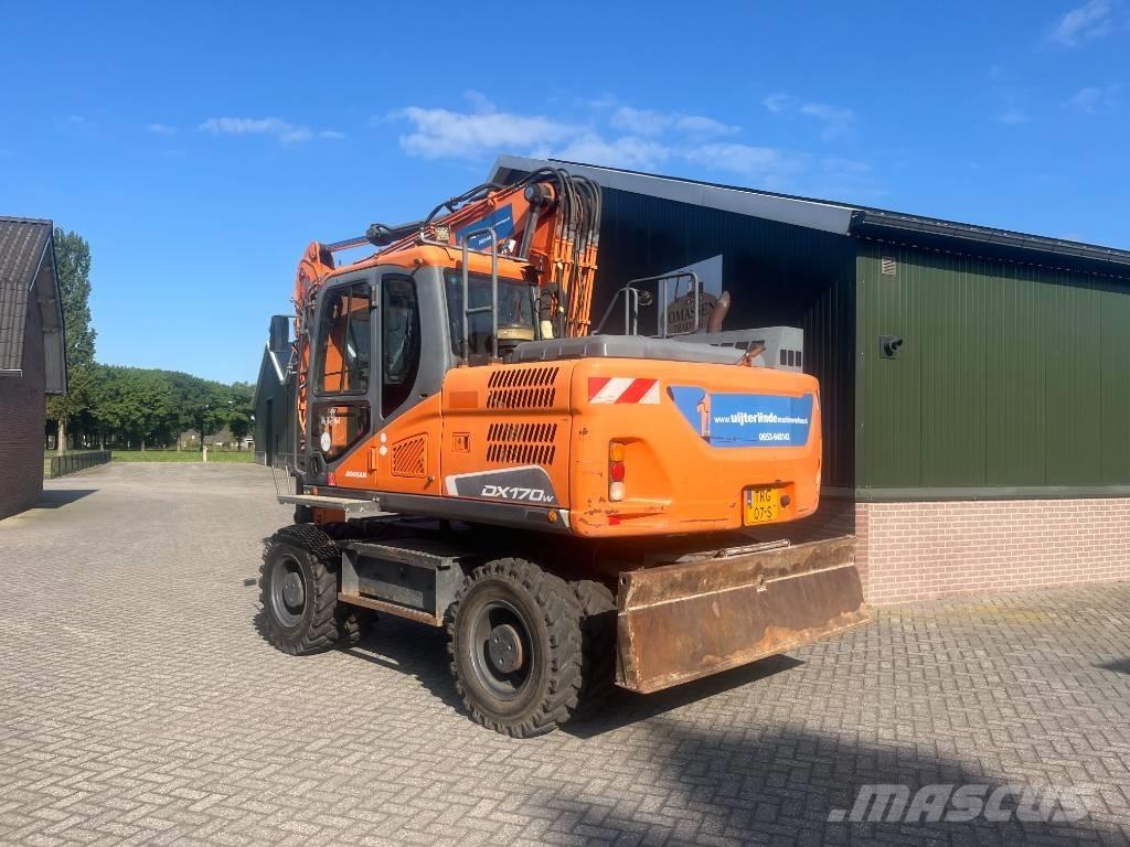 Doosan DX 170 W-5 Kolová rýpadla