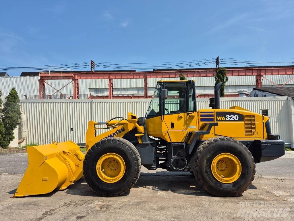 Komatsu WA 320-5 Kolové nakladače