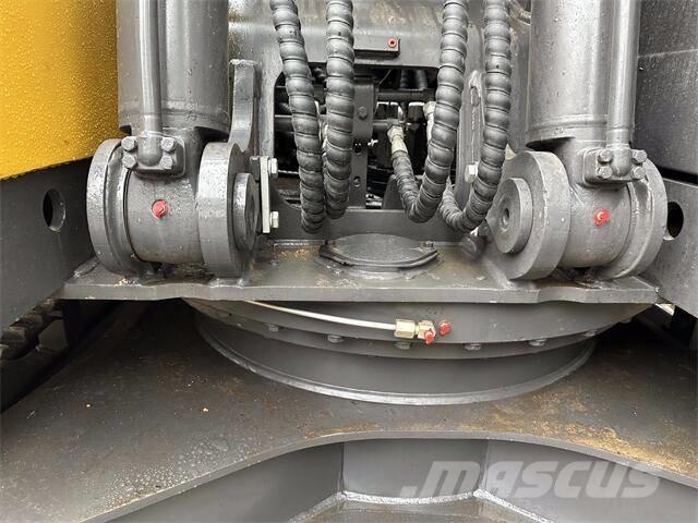 Volvo EC240 Pásová rýpadla