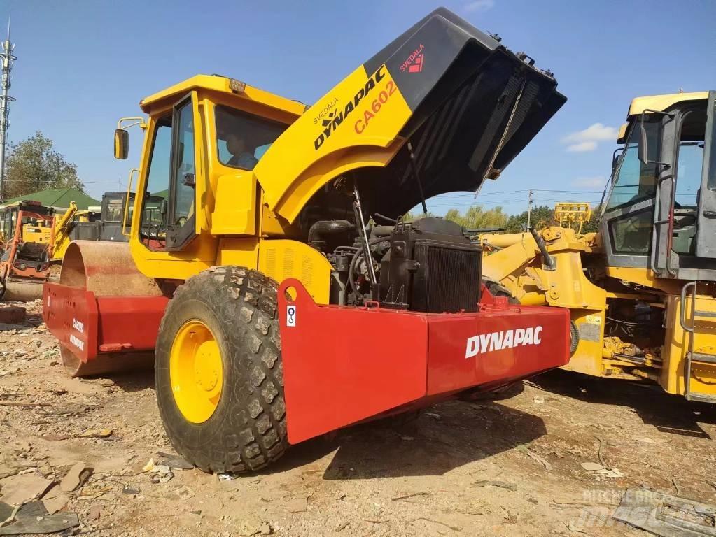 Dynapack CA602D Tahačové válce