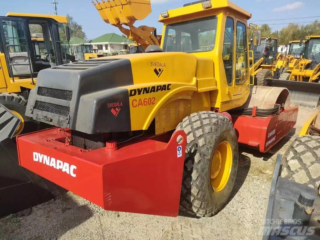 Dynapack CA602D Tahačové válce