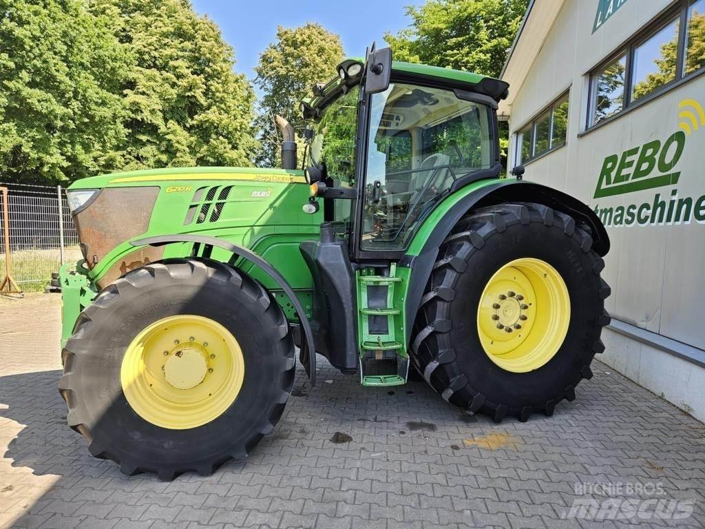 John Deere 6210R Traktory