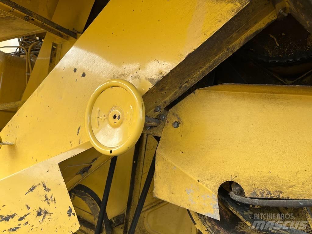 New Holland 8030 12´ Sklízecí mlátičky