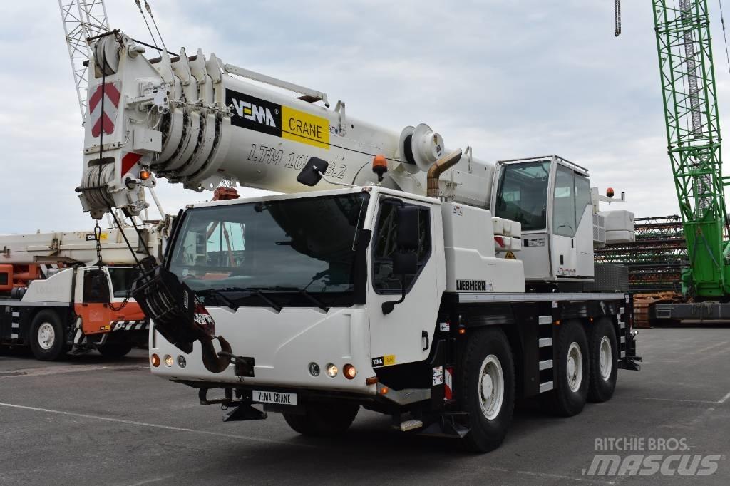 Liebherr LTM1055-3.2 Univerzální terénní jeřáby