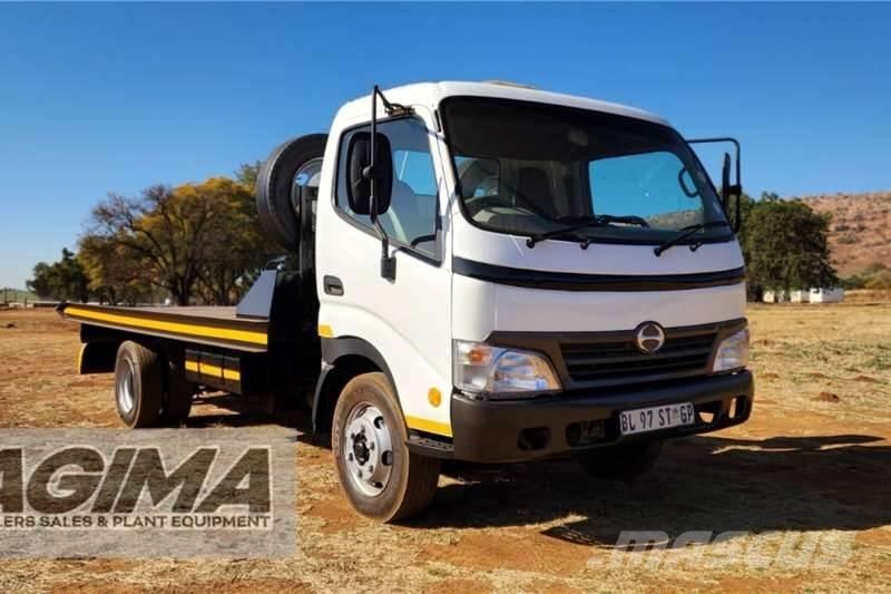 Hino 300 Roll Back Další